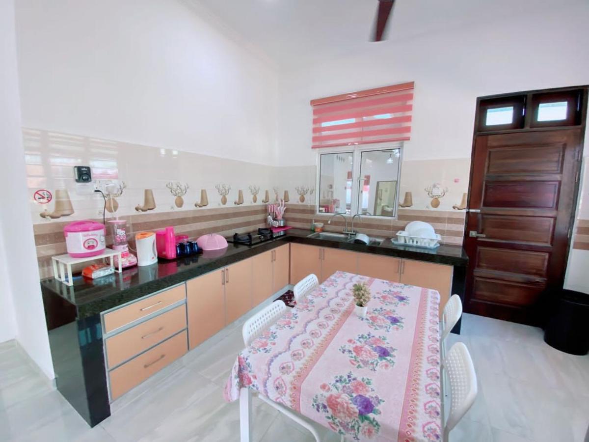 Hellokitty House - Unit 1 Villa Kuala Terengganu Exterior foto